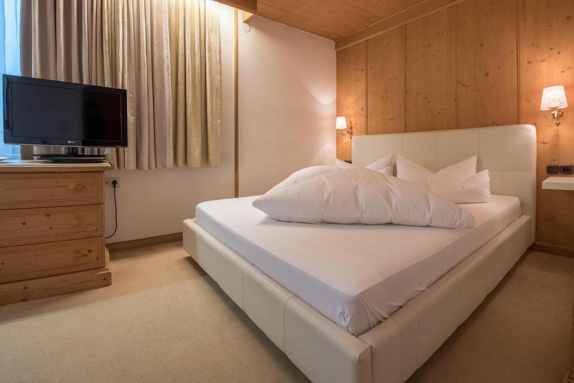 Hotel Alpenblick Zillertal Hippach Habitación foto